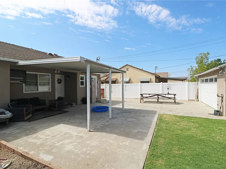 412 Catalpa Ave — Photo 26