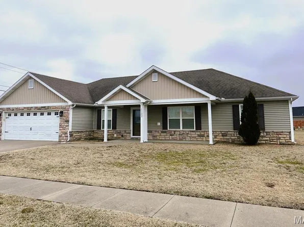 1102 Pollard Plz, Sikeston, MO 63801