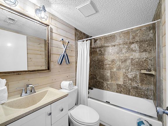 4th image of 676 Santa Rosa Blvd Unit 1K