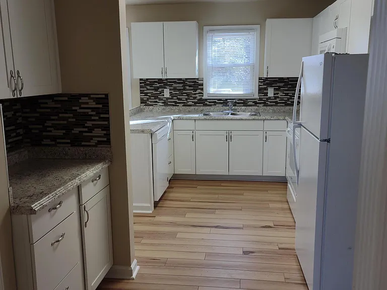 2911 Velden Dr — Photo 9