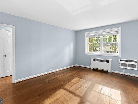 4th image of 203 N Trenton St APT 4