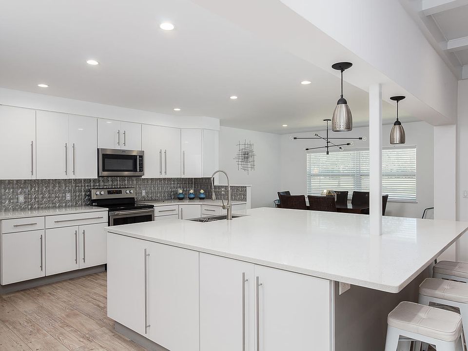 1st image of 2311 Victory Blvd