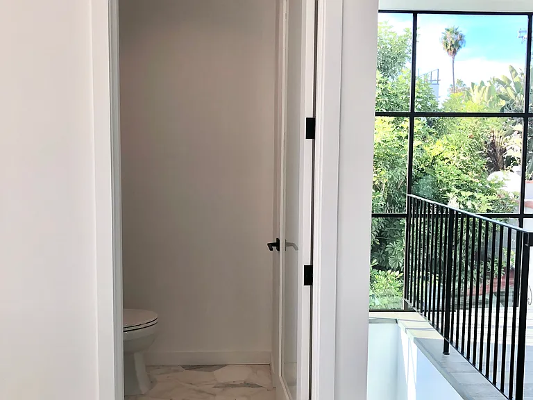 1317 Cabrillo Ave — Photo 10
