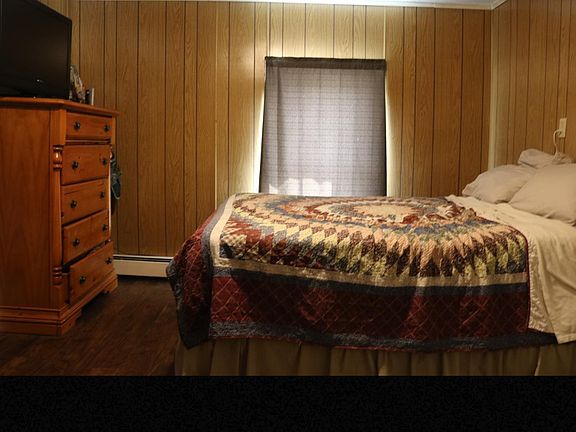 2nd image of 209 Pleasant St