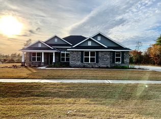 581 Brushed Dune Cir, Freeport, FL 32439