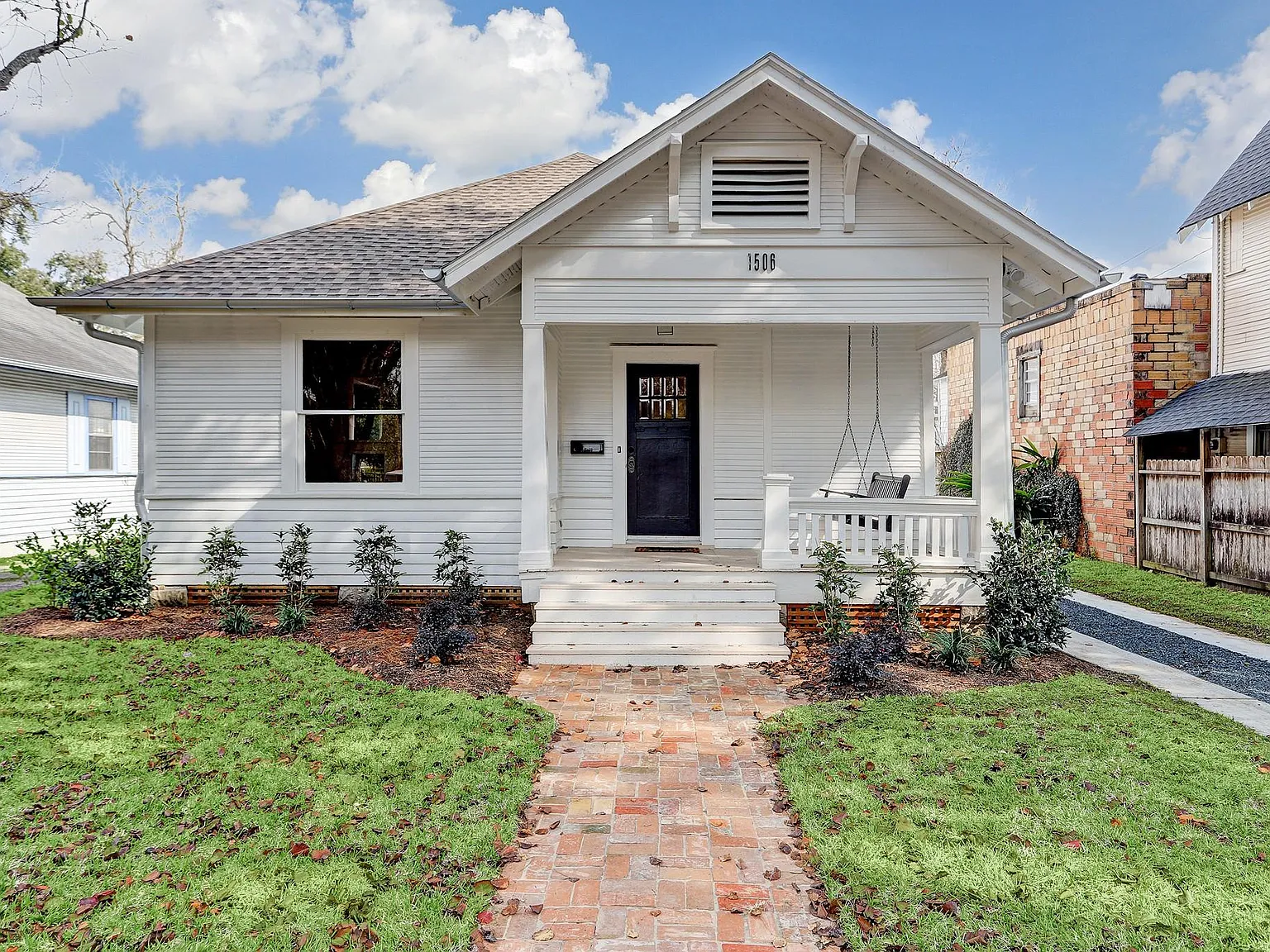 3 bed, 2.0 bath, 1494 sqft, $3,900 — Photo 1