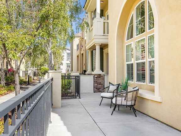 4th image of 4674 Torrey Pines Cir