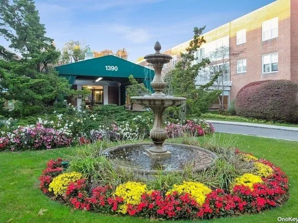 1390 Broadway #213, Hewlett, NY 11557