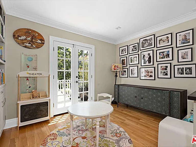 379 N Ridgewood Pl — Photo 25