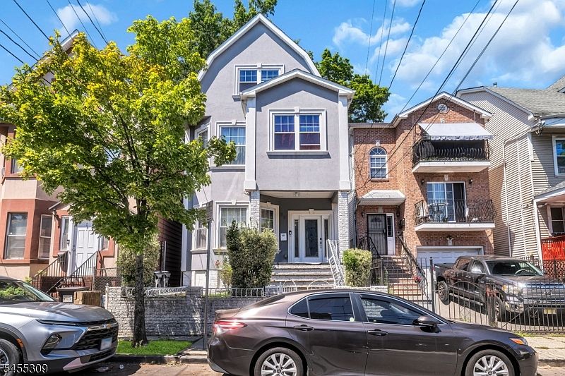 1st image of 30 N 7Th St