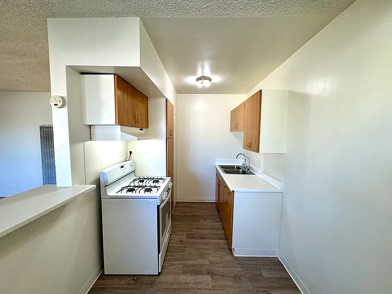 915 E Palmer Ave #23 — Photo 8