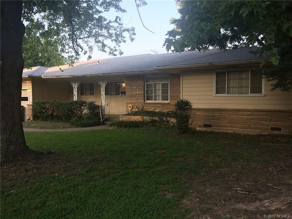 2nd image of 653 N Union Pl