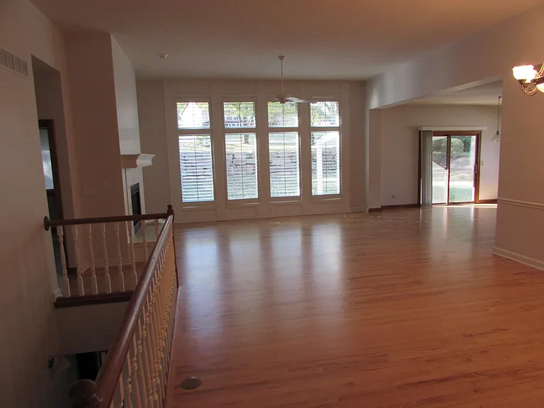 Open floor plan to main living area