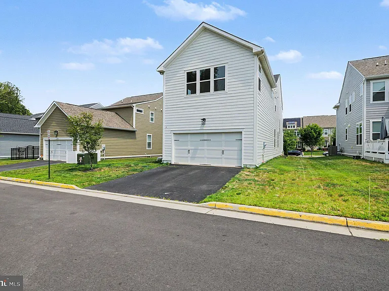1794 River Heritage Blvd — Photo 25
