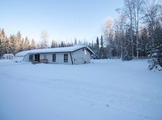 2540 Honey Bee Ln, North Pole, AK 99705