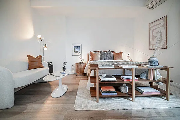 Rented by EXR | media 7