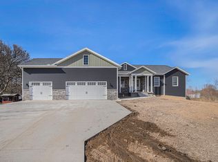 1735 Carlisle Dr, Saint Joseph, MI 49085