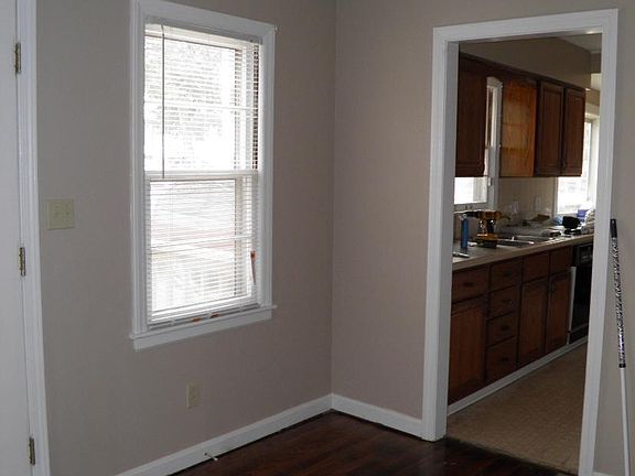 3rd image of 2624 S Northern Blvd
