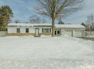 6506 15th Ave, Jenison, MI 49428