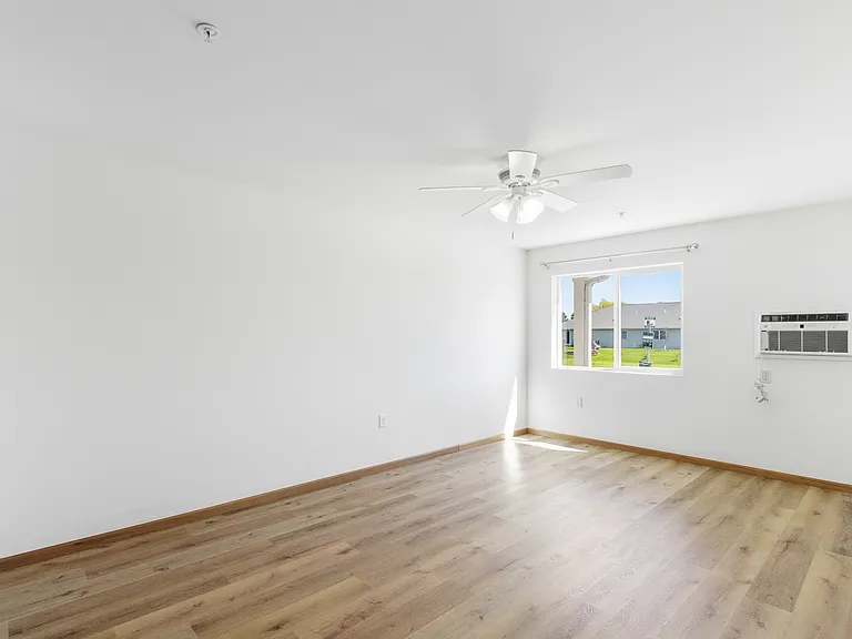 1435 Peterson Dr #609 — Photo 6