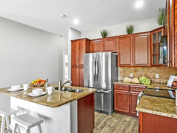 5th image of 133 Mediterranean Ct