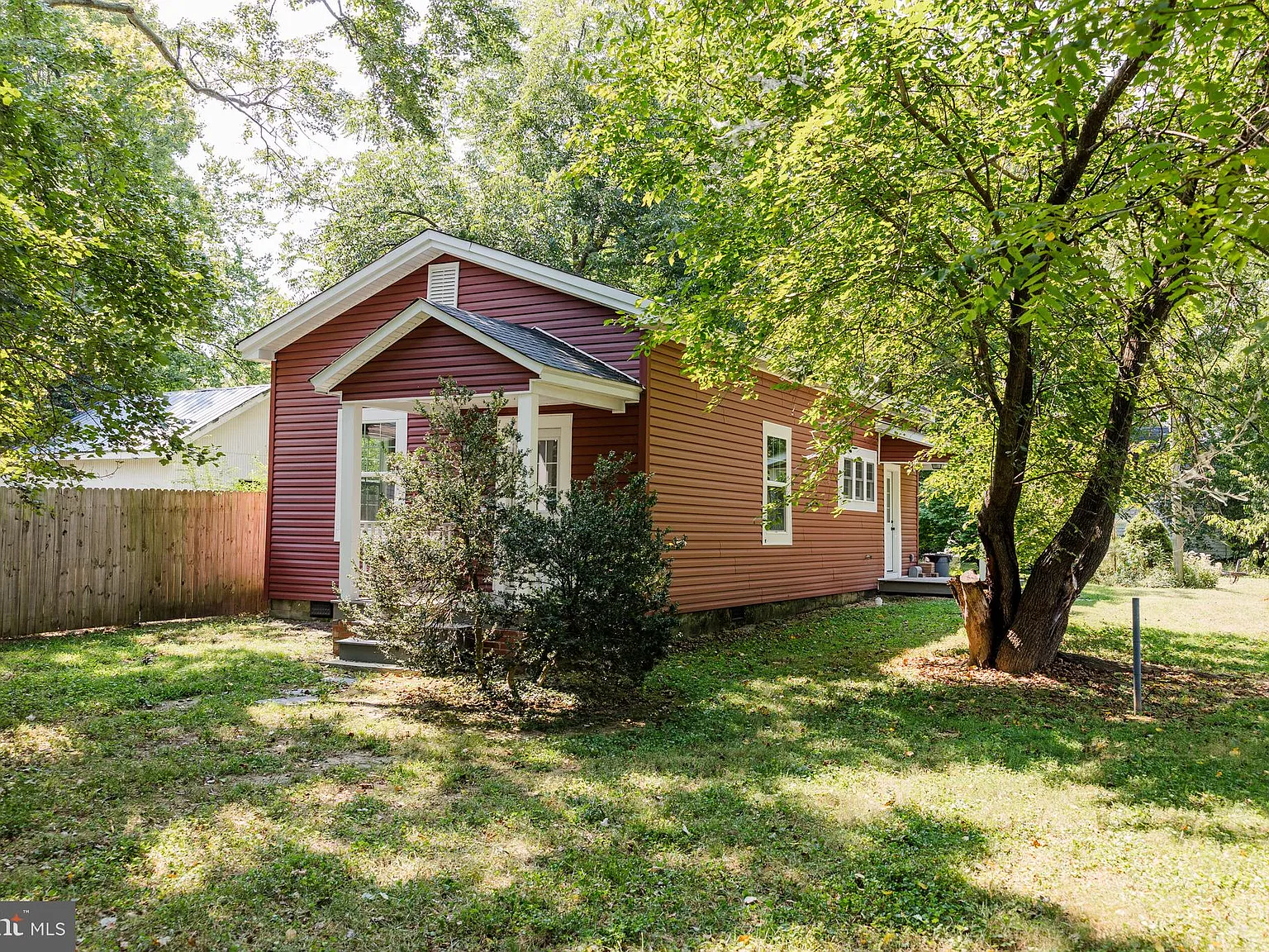 2 bed, 1.0 bath, 800 sqft, $1,450 — Photo 1