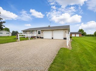 8595 W Price Rd, Saint Johns, MI 48879