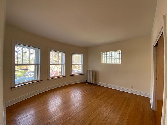 3rd image of 4538 N Wolcott Ave APT 1A