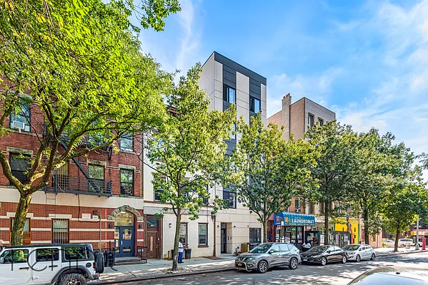 Rented by Rennit Inc. | media 24