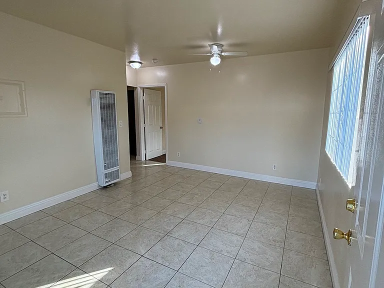 11015 S San Pedro St #11017 — Photo 5