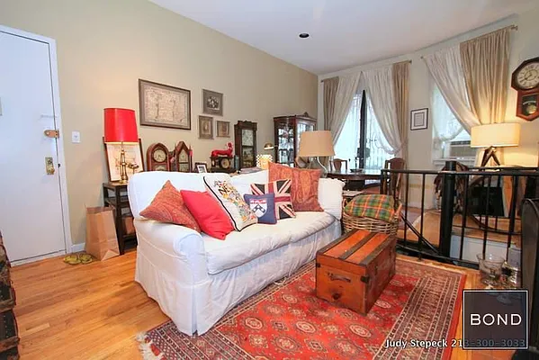 Rented by Bond New York | media 29