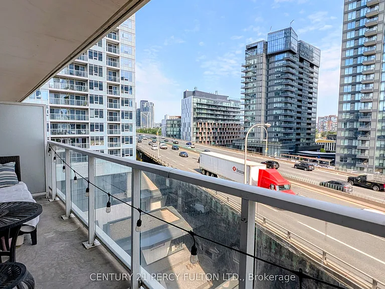 17 Bathurst St #808 — Photo 10