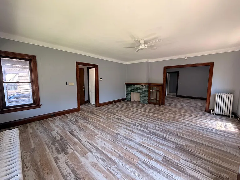 2042 Joffre Ave #1 — Photo 12