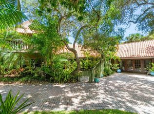 805 Pelican Ln, Lantana, FL 33462