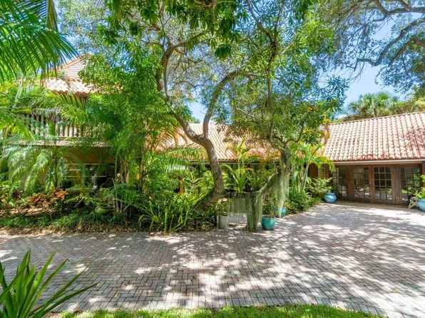 805 Pelican Ln, Lantana, FL 33462