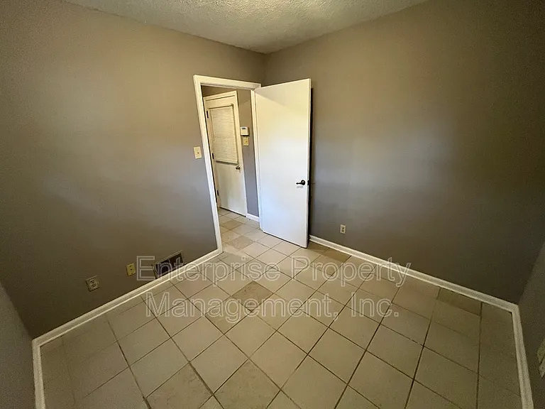 6124 Chinaberry Dr — Photo 13