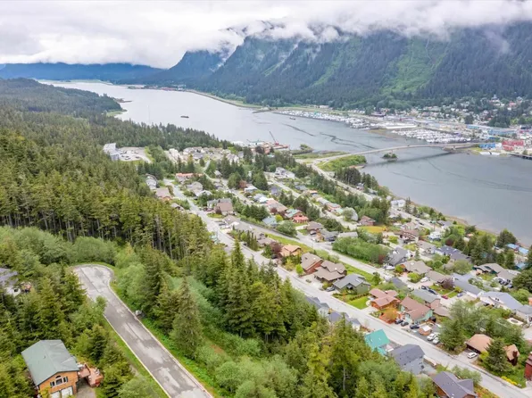 3012 Goodwin Rd, Juneau, AK 99801