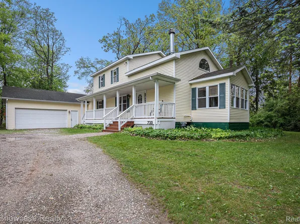 730 Fairview St, White Lake, MI 48383