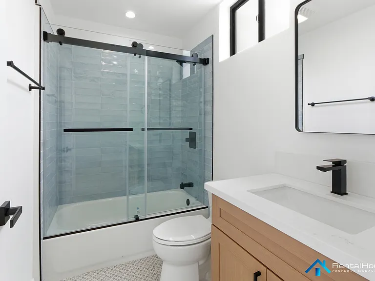 326 1/2 N La Fayette Park Pl — Photo 12