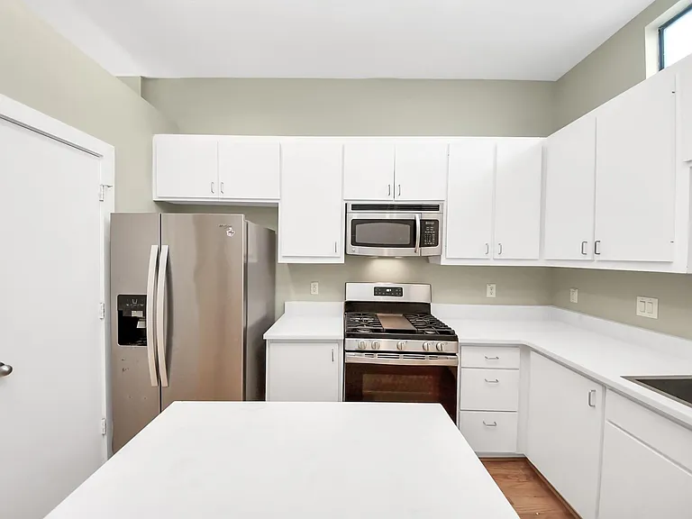 8715 Meadowcroft Dr #404 — Photo 11