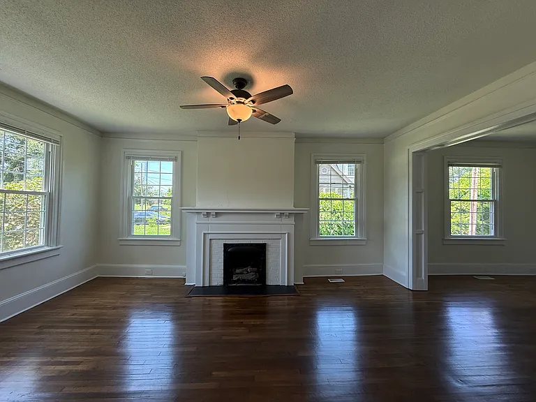 446 Stanley Ave — Photo 4
