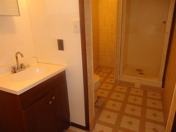 4th image of 941 Lafayette Ave