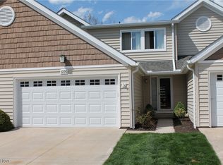 1270 Canyon View Rd, Sagamore Hills, OH 44067