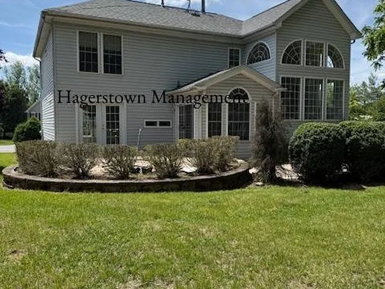 11507 Rolling Green Ct — Photo 2