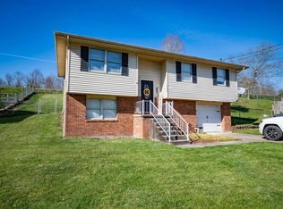 3106 Jorclay Dr, Kenova, WV 25530