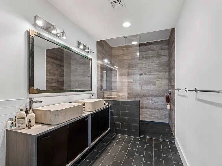 2020 E Fletcher St #1&2 — Photo 28