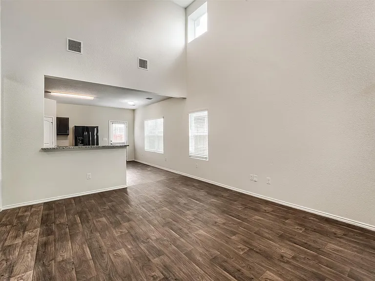 3509 Conyers Ln — Photo 4