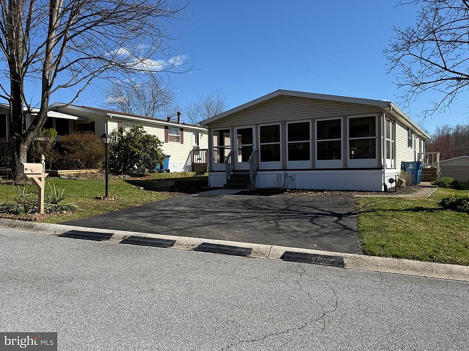 1st image of 69 Meadow Run Pl
