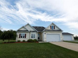 212 Eaglewood Rd, Valparaiso, IN 46385