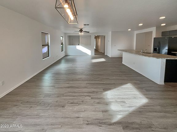 3rd image of 4029 W KIRKLAND Avenue